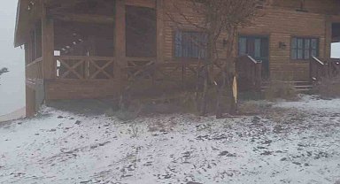 Kars'ın Sarıkamış ilçesine mevsimin ilk karı düştü