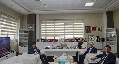 Kaymakamlardan Iğdır Üniversitesi Rektörü Alma’ya ziyaret