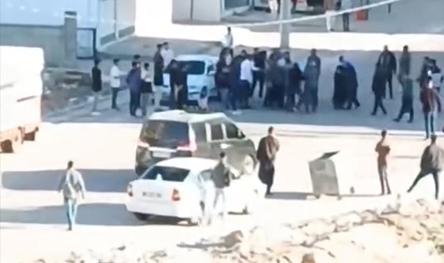 Komşular arasında sopalı kavga çıktı