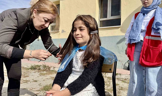 Köy okulunda okuyan öğrencilerin kuaför hayali gerçekleşti