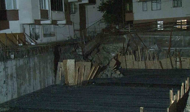 Küçükçekmece&#039;de toprak kayması