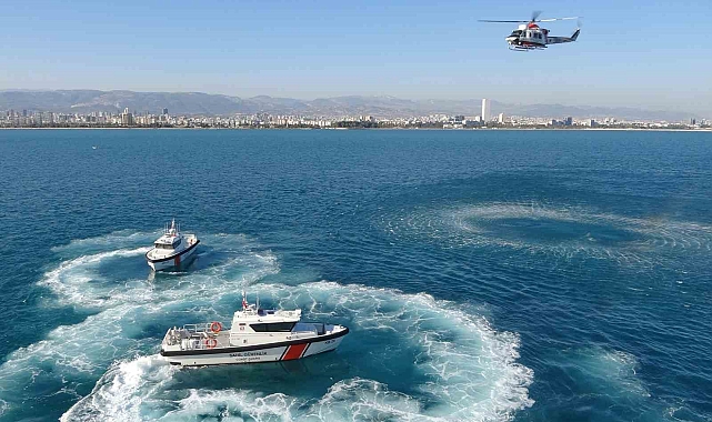 Mavi vatanda &#039;Su Gözü&#039; gösterisi nefes kesti