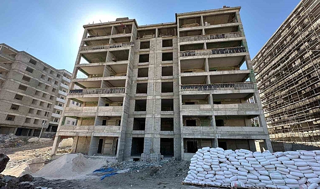 Merdiven boşluğuna düşen inşaat işçisi hayatını kaybetti