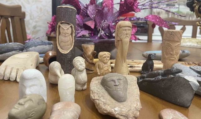 Meyve bıçağıyla başladı, evinin balkonunu sanat atölyesine dönüştürdü