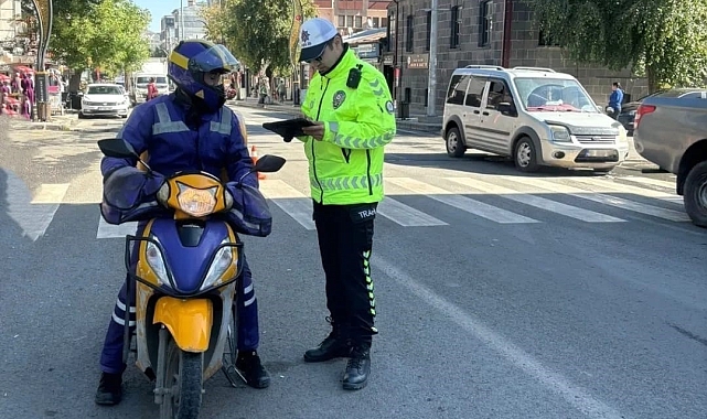 Motosiklet kuryeler denetlendi