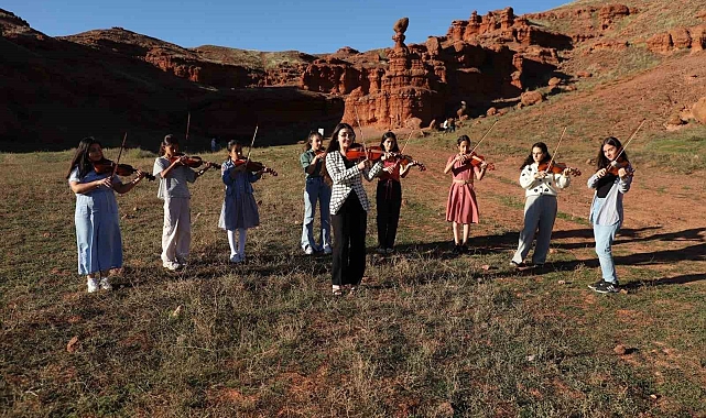 Öğrenciler, Kırmızı Periler Diyarında coşkulu karşılandı