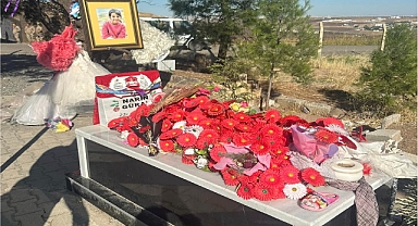 Ova Beylerinden Narin’in mezarına ziyaret