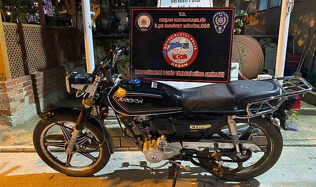 Polisin şüphe üzerine durdurduğu motosiklet çalıntı çıktı