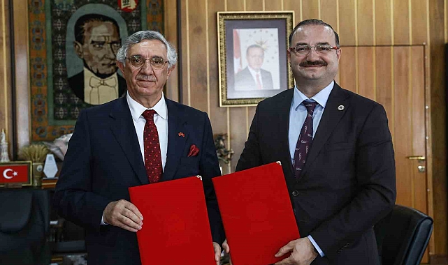 Prof. Dr. Alpaslan Ceylan, Atatürk Üniversitesi Rektörü Prof. Dr. Ahmet Hacımüftüoğlu&#039;nun misafiri oldu