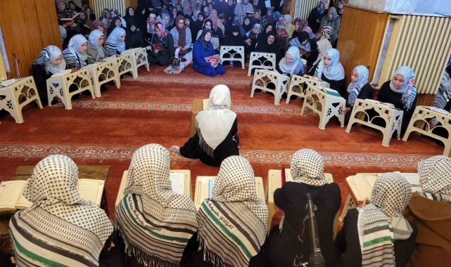 Sivas&#039;ta hafızlık öğrencilerinden hatim programı