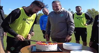 Teknik direktör Yalçın Koşukavak’a sürpriz doğum günü