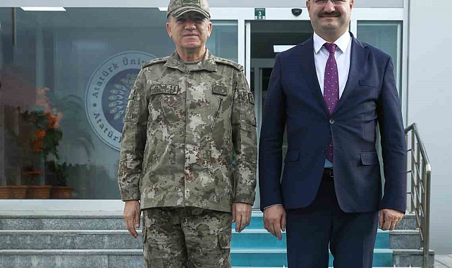 Tümgeneral Altuğ, Atatürk Üniversitesi Rektörü Hacımüftüoğlu&#039;nu ziyaret etti