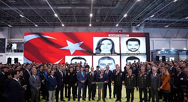 Tusaş Standına Kurulan Dev Ekrana Şehitlerin Fotoğrafları Yansıtıldı