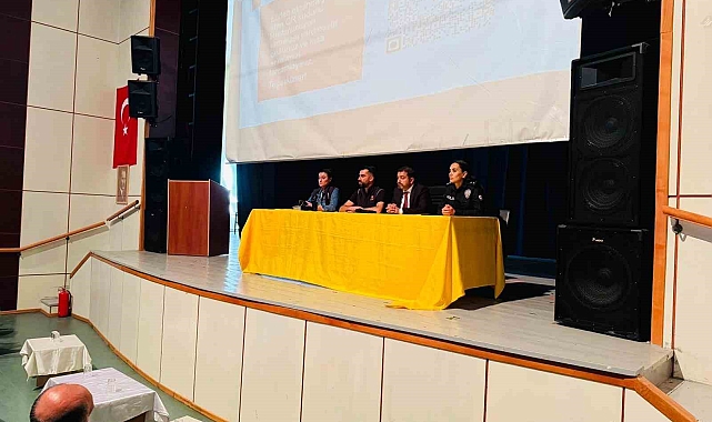 Üniversite öğrencilerine bilgilendirildi