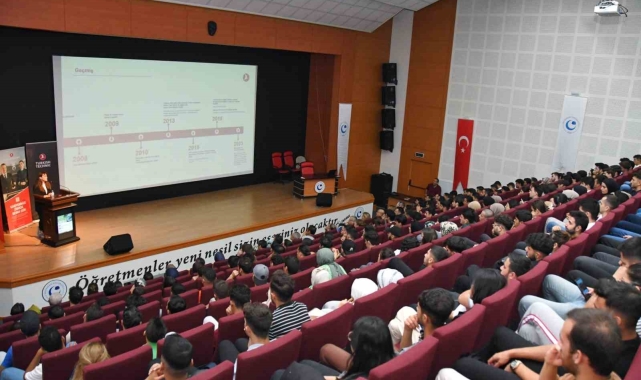 Üniversitede &#039;Uçuş ve Ötesi&#039; başlıklı söyleşi programı düzenlendi