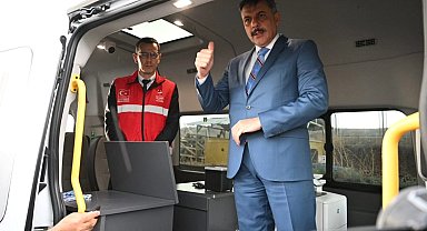 Valisi Mustafa Çiftçi, "Mobil göç aracı"nda incelemelerde bulundu