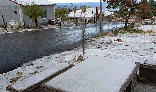 Van&#039;da kısa süre içinde bazı bölgeler beyaza büründü