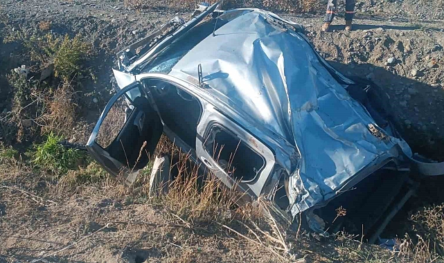 Van&#039;da meydana gelen trafik kazasında 2 kişi öldü, 3 kişi yaralandı