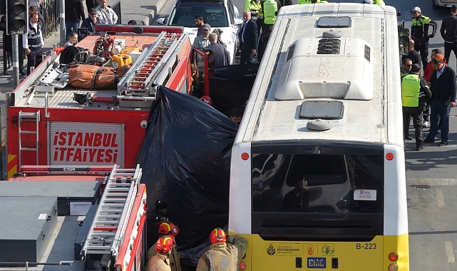 Yolun karşısına geçmeye çalışan kadın ezildi