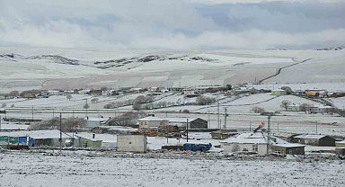 Yüksek kesimler beyaza büründü