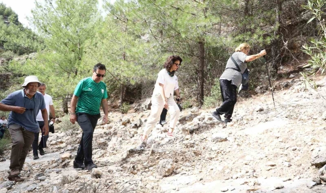 Yüzlerce doğasever, Değirmendere Kanyonu&#039;na yürüdü