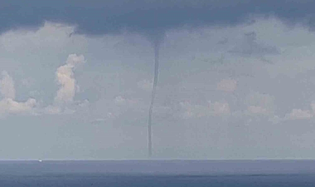 Zonguldak&#039;ta denizde meydana gelen hortum korkuttu