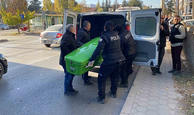 2 aydır bir inşaatın bodrumunda yaşayan 79 yaşındaki adam ölü bulundu