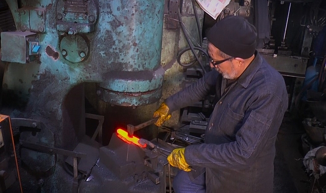 53 yıldır demire şekil veriyor