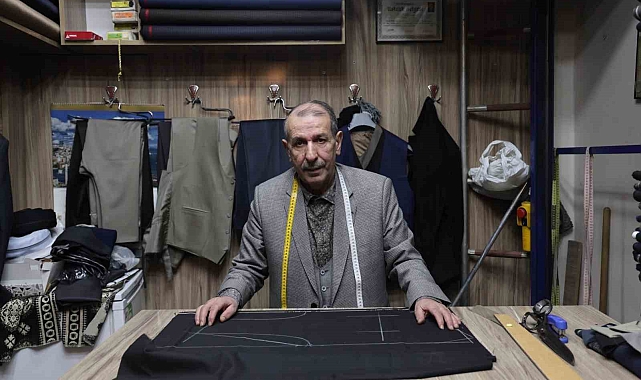 7 çocuğunu terzilik yaparak üniversiteye gönderdi