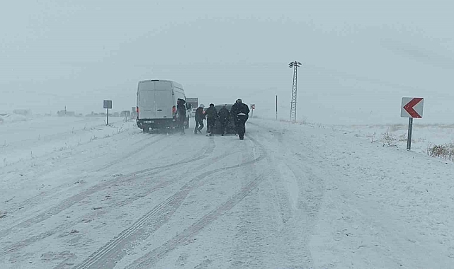 829 köy yolu ulaşıma kapandı