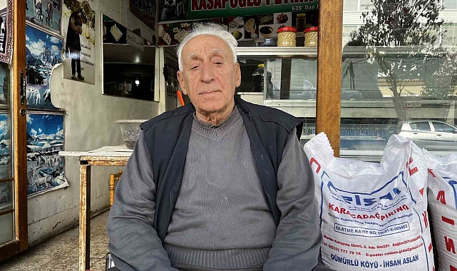 90 yaşındaki esnaf köy peynirlerini toplayıp müşterilerine satıyor