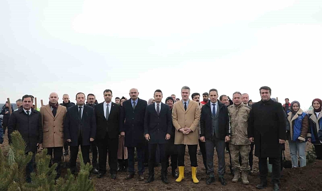 Ağrı&#039;da &quot;Milli Ağaçlandırma Günü&quot;nde fidanlar toprakla buluştu