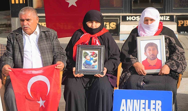 Ailelerin evlat nöbeti sürüyor