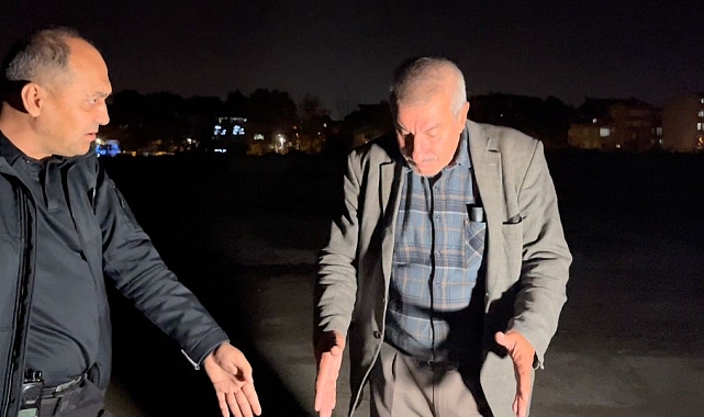 Alkol aldıktan sonra boş arazide gezen iki arkadaştan biri çukura düştü