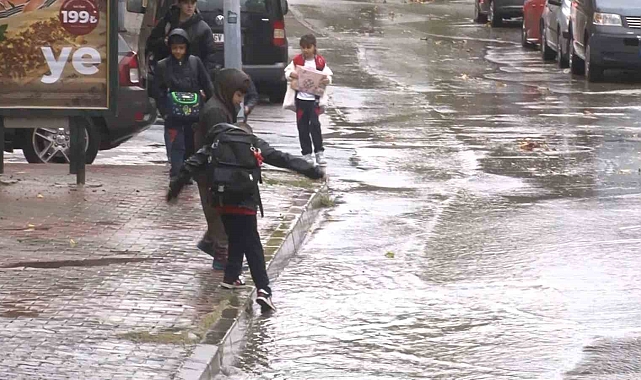 Anadolu yakasında yağmur ve lodos etkili oldu