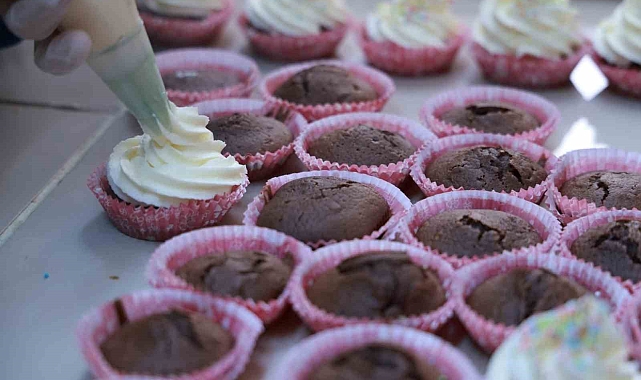 Anne adayları mutfakta becerilerini sergiledi