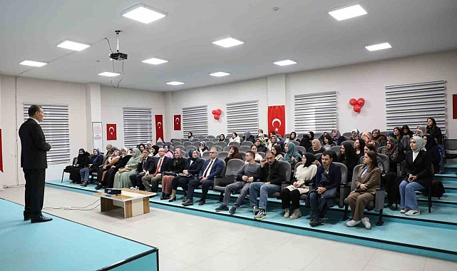 &quot;Anne Akademisi Projesi&quot; ile mesleki ve kişisel gelişim desteği