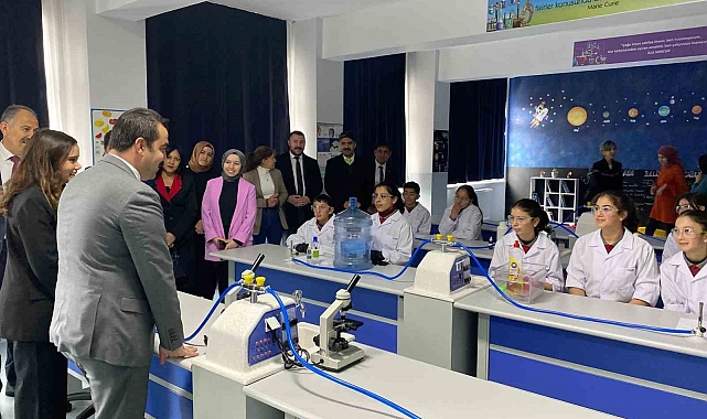 Arpaçay&#039;da Fen Bilimleri Laboratuarı ve Zeka Oyunları sınıfı açıldı
