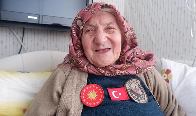 Asırlık nine son yolculuğuna uğurlandı