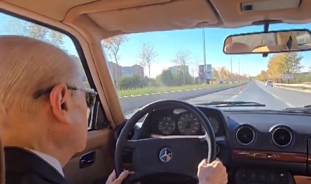 Bahçeli klasik otomobiliyle Ankara turu attı