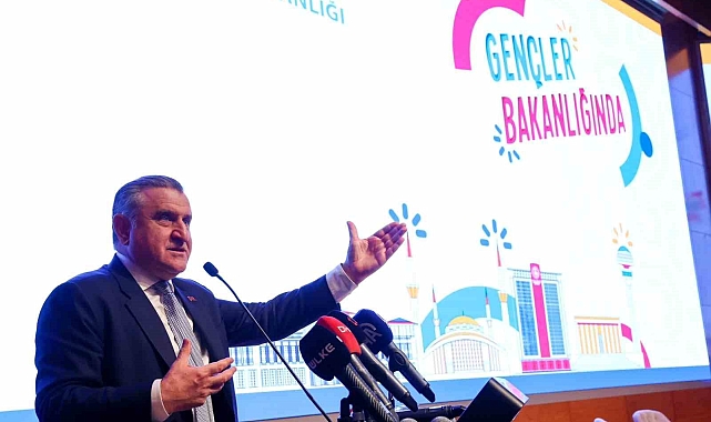 Bakan Bak: &quot;Yusuf Dikeç&#039;in pozu tüm olimpiyatlarda ve hala bir fenomen&quot;