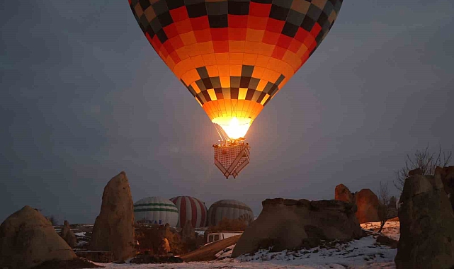 Balonlar kefiye ile havalandı