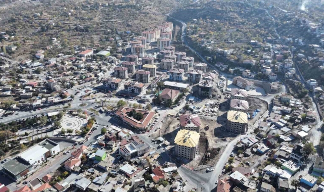 Başkan Özdoğan: &quot;Hacılar&#039;ımıza nitelikli konutlar kazandıracağız&quot;