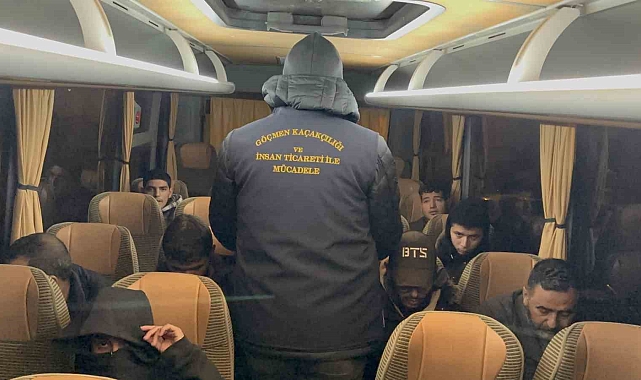 Edirne&#039;de 17 kaçak göçmen ve 1 FETÖ şüphelisi yakalandı