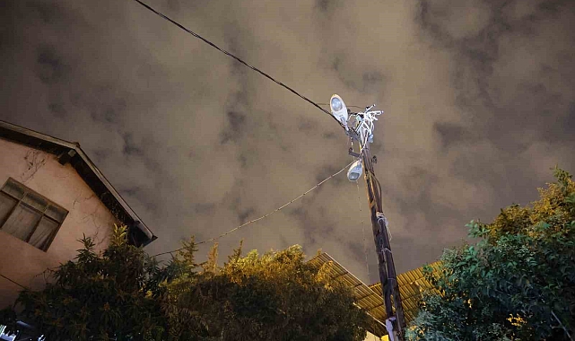 Hatay&#039;ın Antakya ilçesinde elektrik kablolarında korkutan patlama