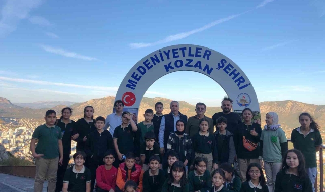 Hataylı depremzede öğrenciler kendilerine sahip çıkan emekli polisi unutmadı