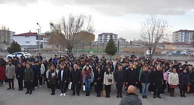 Iğdır Milli Eğitim İl Müdürü Gün, İstiklal Marşı törenine katıldı