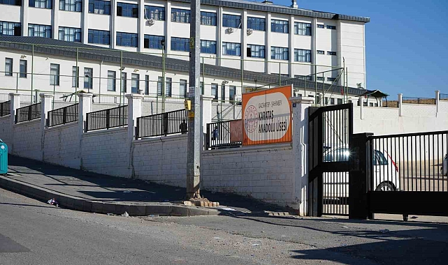 İnşaattan atıldığı iddia edilen genç kız ağır yaralandı