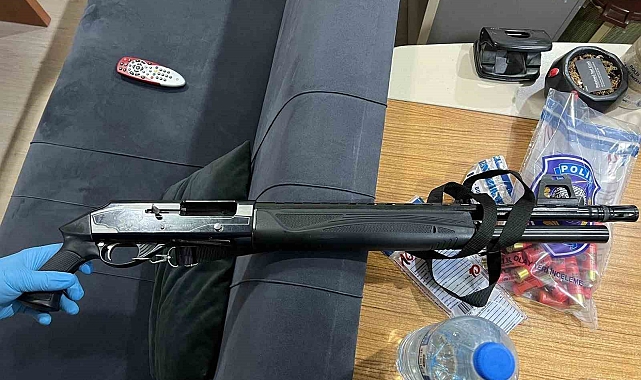 İstanbul&#039;da düzenlenen uyuşturucu operasyonunda 2 kişi gözaltına alındı