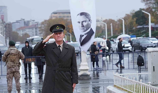İstiklal Caddesi Atatürk&#039;ün sesi ile yankılandı
